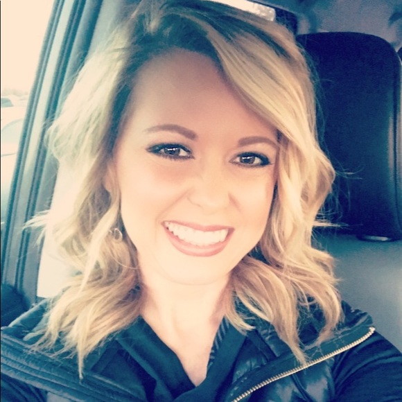 Meet your Posher, Sara - Picture 1 of 1